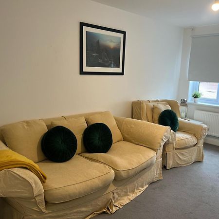 Village House St Mellons - Close To A48 And M4 Cardiff Luaran gambar