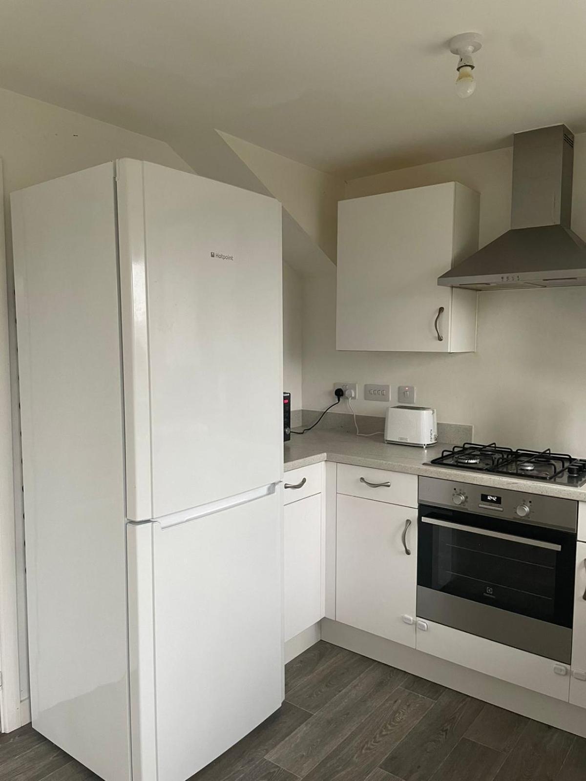 Village House St Mellons - Close To A48 And M4 Cardiff Luaran gambar