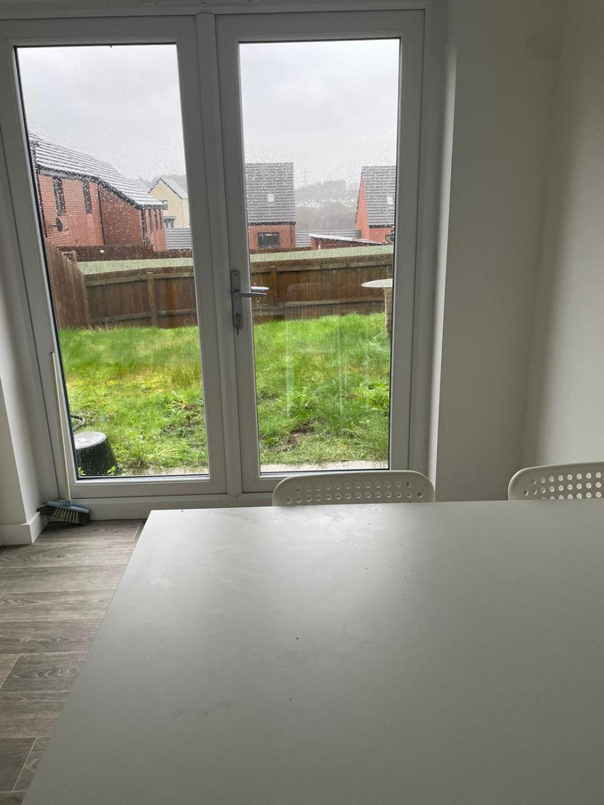 Village House St Mellons - Close To A48 And M4 Cardiff Luaran gambar